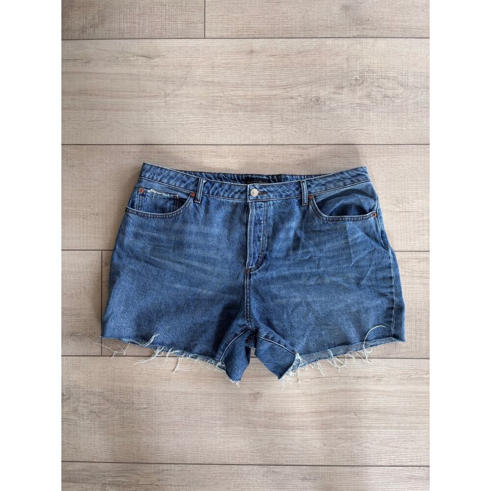 House of Harlow 1960 Mom Midi Denim Shorts Size 33 Mid Rise Classic Summer